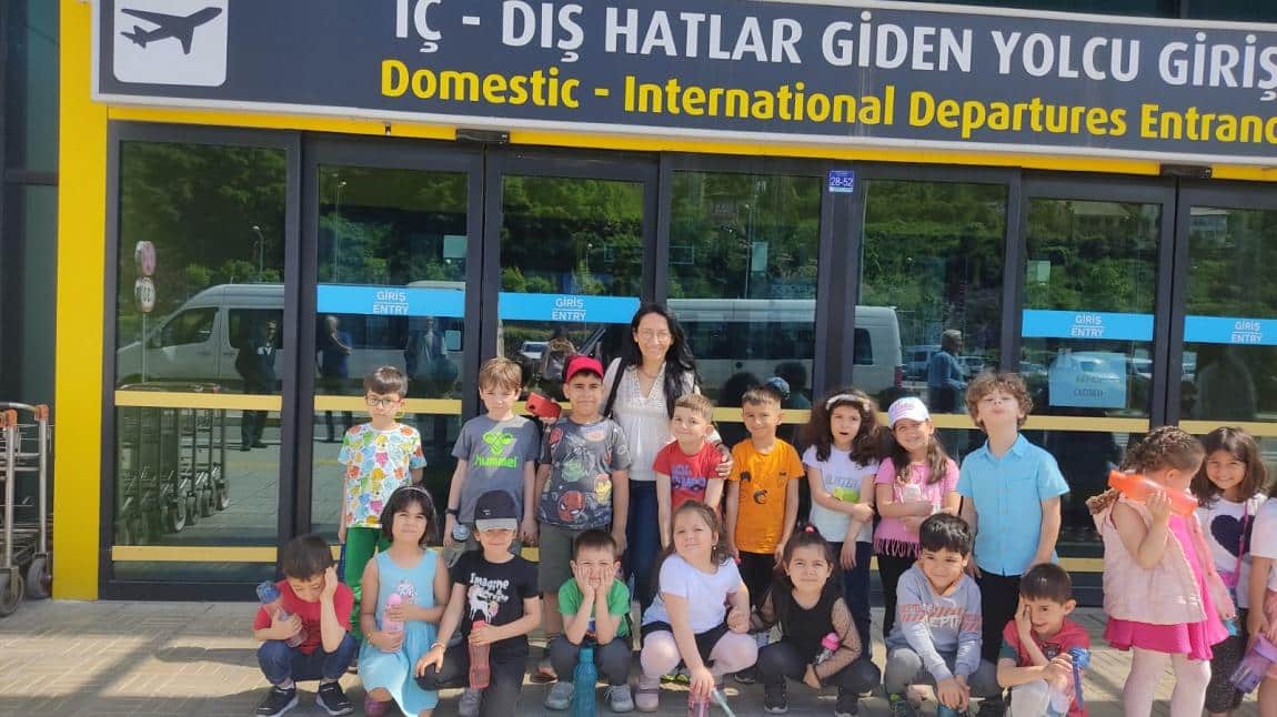 Boztepe Mesleki ve Teknik Anadolu Lisesi Uygulama Anasınıfı Papatyalar Grubu Öğretmenleri Mine Semahat Yıldırım eşliğinde Ordu-Giresun Havalimanını ziyaret ettiler.