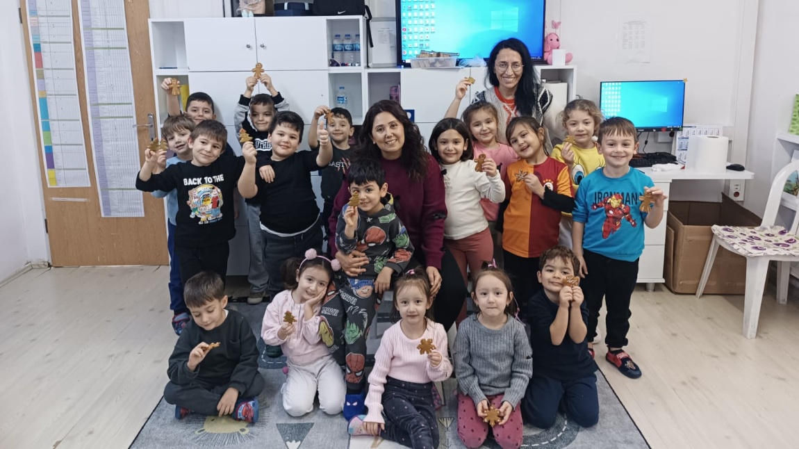 Boztepe Kız Meslek ve Teknik Anadolu Lisesi Uygulama Anasınıfı Papatyalar Grubu Aile Katılım Etkinliği gerçekleştirdiler.