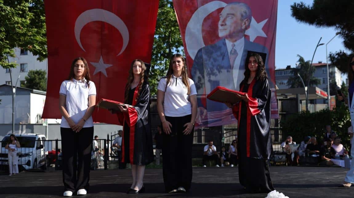 BOZTEPE KIZ MESLEKİ VE TEKNİK ANADOLU LİSESİ MEZUNİYET TÖRENİ